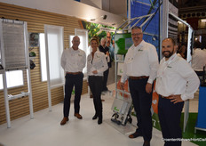 Vincent Hoveling, Alice van der Helm, Johan van Erven and Peter Yiannou of Ridder at their Drain Checker. The Ridder DrainChecker offers a solution to the problem of finding the right irrigation balance and monitoring plant water uptake. By providing measurements of substrate saturation rates and the amount of drain water produced, growers can optimize their irrigation strategy and increase crop yields while saving water.